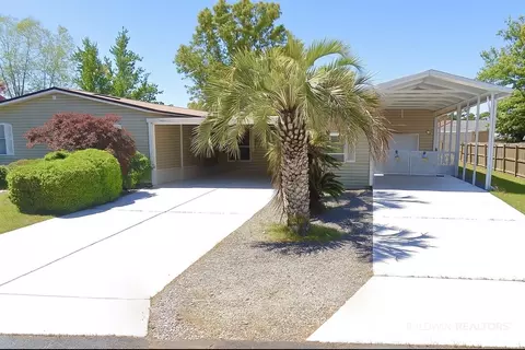 1908 Torres Ln, Lillian, AL 36549