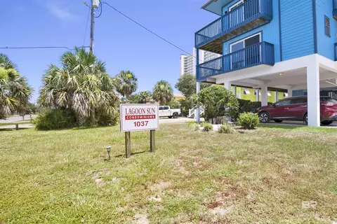 1037 W Lagoon Ave #6, Gulf Shores, AL 36542