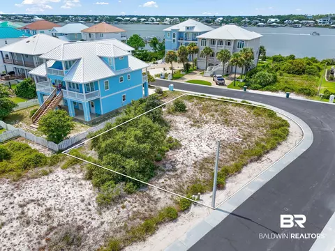 400 Gulfview Ln, Pensacola, FL 32507