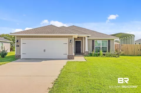 128 Cottage Ln, Atmore, AL 36502