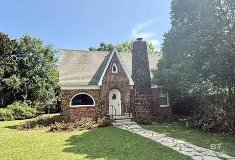 208 W Orange Ave, Foley, AL 36535