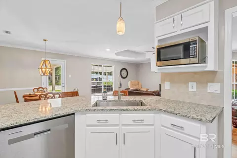 Kitchen - 169 Montclair Loop, Daphne, AL 36526 photo 4 of 5