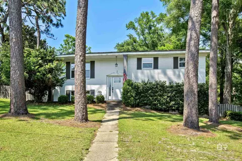 108 Ronforth St, Fairhope, AL 36532