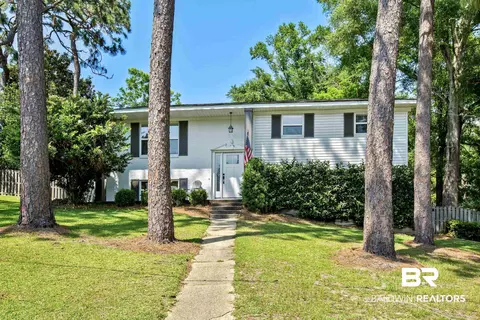 108 Ronforth St, Fairhope, AL 36532