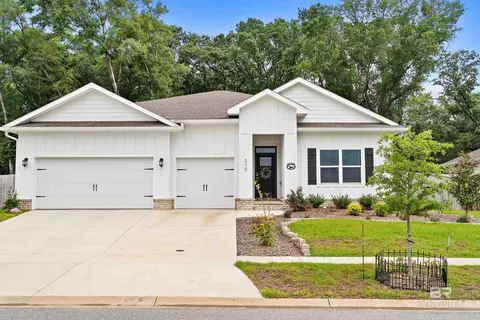 215 Bronze St, Fairhope, AL 36532