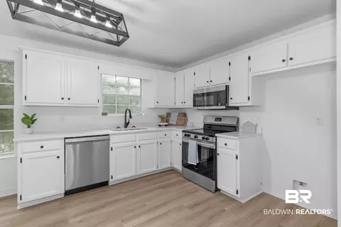 100 Avon Cir, Daphne, AL 36526 photo 10