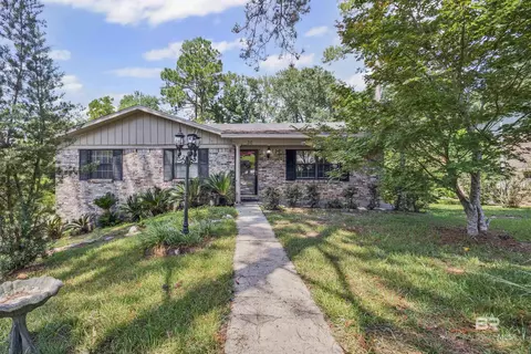 36 Ridgeview Dr, Chickasaw, AL 36611