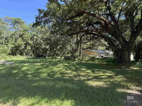 13940 Railroad St, Bayou La Batre, AL 36509
