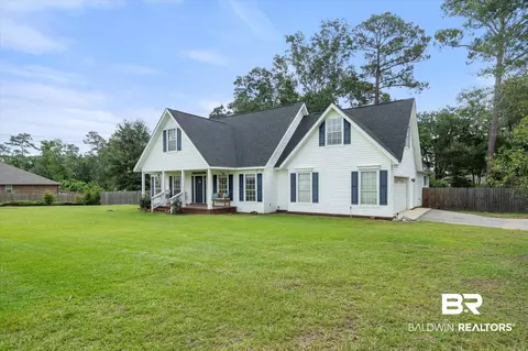 22760 Ridgewood Dr, Robertsdale, AL 36567