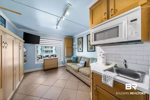 23044 Perdido Beach Blvd #100, Orange Beach, AL 36561