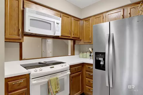 Kitchen - 126 Montclair Loop, Daphne, AL 36526 photo 2 of 3