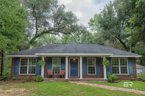 6304 Henshaw Rd, Fairhope, AL 36532