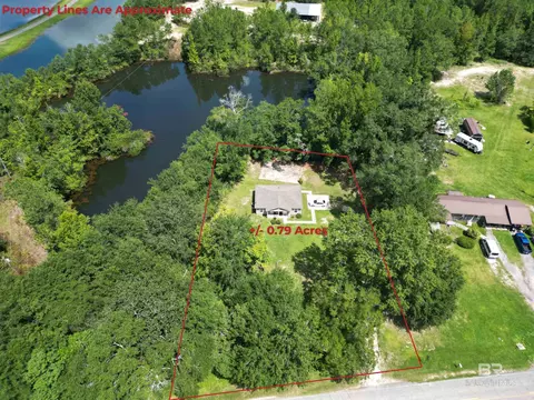 820 Fannie Rd, Century, FL 32535
