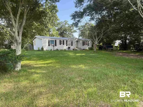 18061 Highway 104, Robertsdale, AL 36567