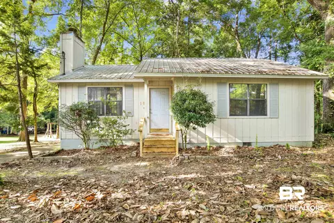 10 Azalea Ct, Fairhope, AL 36532