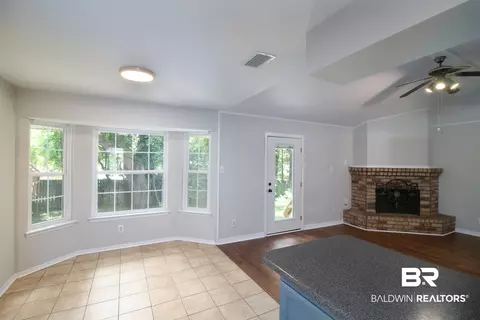 1081 Hillside Ct, Mobile, AL 36695 photo 7