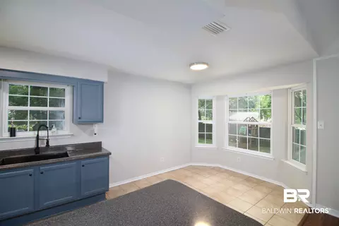 1081 Hillside Ct, Mobile, AL 36695 photo 9