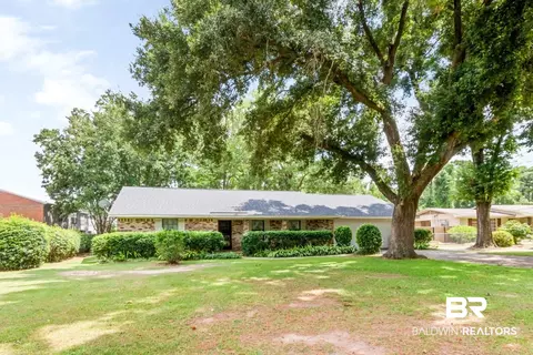 4 S Confederate Dr, Spanish Fort, AL 36527