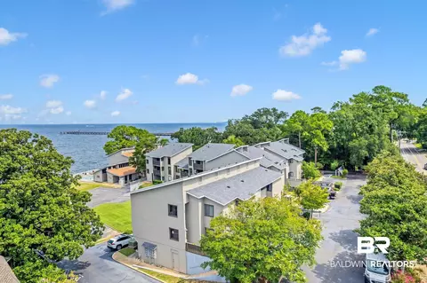 210 S Mobile St #41, Fairhope, AL 36532