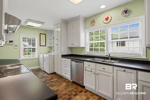 300 Woodlands Ave, Mobile, AL 36607 photo 7