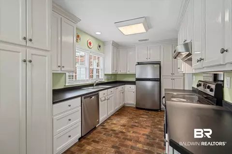 300 Woodlands Ave, Mobile, AL 36607 photo 8
