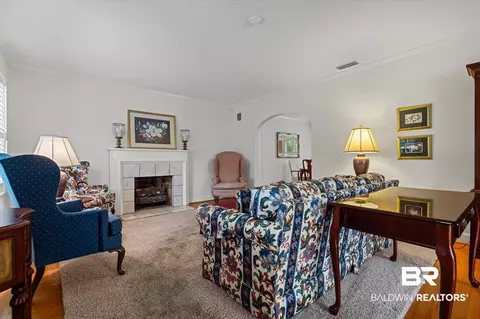 300 Woodlands Ave, Mobile, AL 36607 photo 2