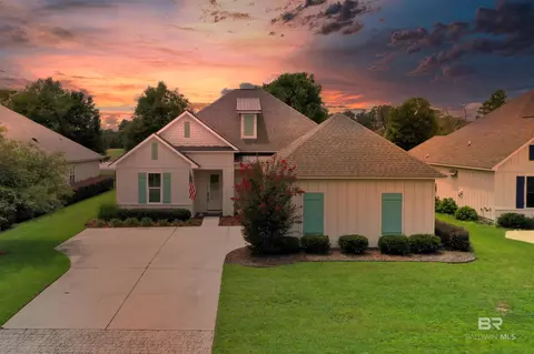 547 Retreat Ln, Gulf Shores, AL 36542