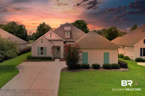 547 Retreat Ln, Gulf Shores, AL 36542
