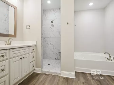 Bath - 23937 Peppermint St, Elberta, AL 36530 photo 2 of 3