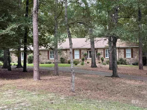 1955 Kimberly Dr, Atmore, AL 36502