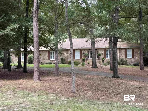 1955 Kimberly Dr, Atmore, AL 36502