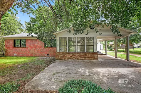 101 Terry Ave, Brewton, AL 36426