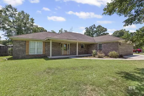 924 Brady Rd, Bay Minette, AL 36507