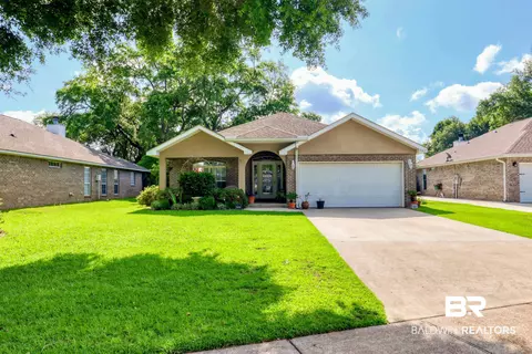 7062 Raintree Ln, Gulf Shores, AL 36542