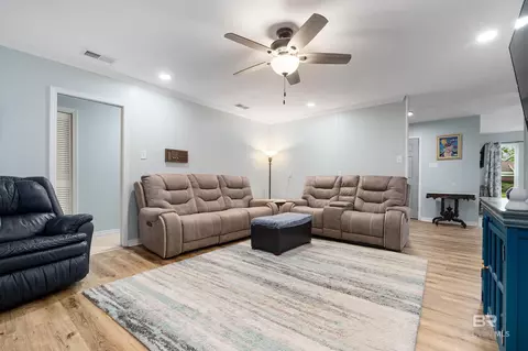 2274 E Christopher Dr, Mobile, AL 36609 photo 5
