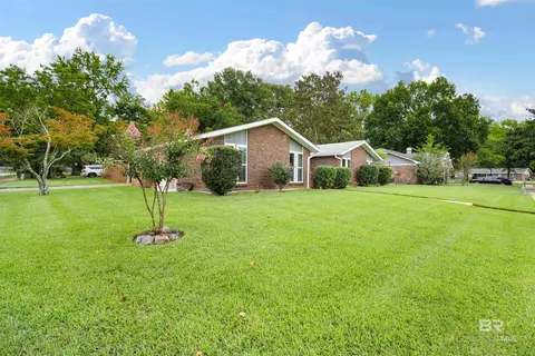 2274 E Christopher Dr, Mobile, AL 36609 photo 3