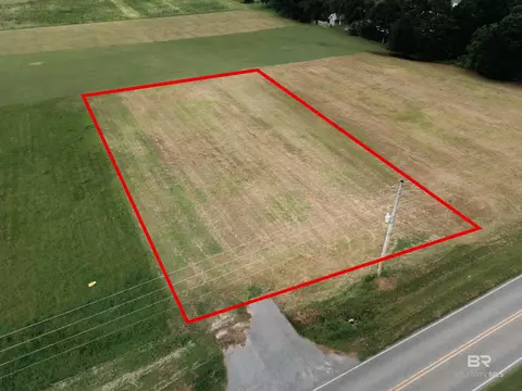 17127 E Thompson Rd, Robertsdale, AL 36567