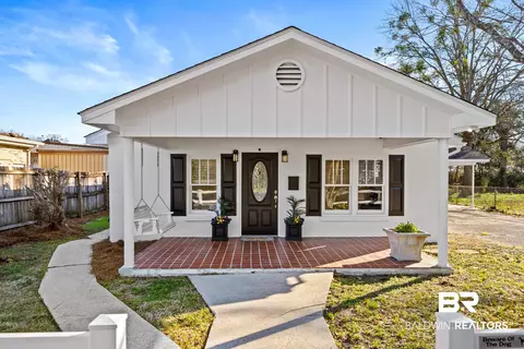 106 N White Ave, Bay Minette, AL 36507