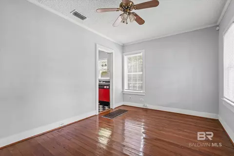 116 Mohawk St, Mobile, AL 36606 photo 2
