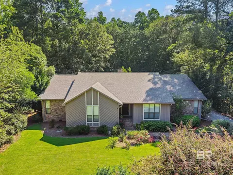 406 Village Dr, Daphne, AL 36526
