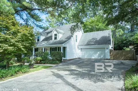 513 Lake Shore Dr, Daphne, AL 36526