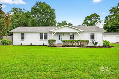 51 Godwin Dr, Atmore, AL 36502