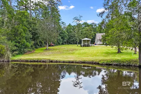 9441 Woodland Dr, Elberta, AL 36530
