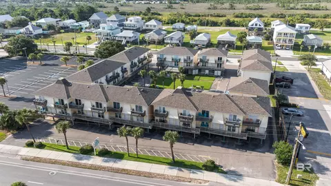 372 E Beach Blvd #11, Gulf Shores, AL 36542