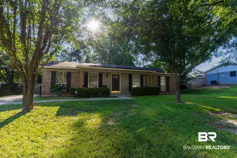 4713 Emerald Dr, Mobile, AL 36619 photo 2