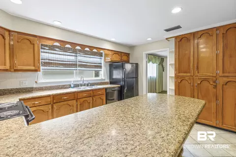755 Sue Ln, Mobile, AL 36693 photo 8