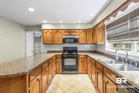 755 Sue Ln, Mobile, AL 36693 photo 7