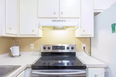 Kitchen - 175 Montclair Loop, Daphne, AL 36526 photo 4 of 5