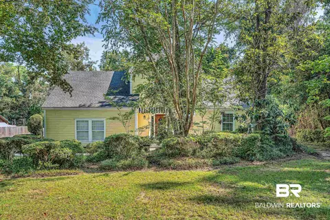 125 Volanta Ave, Fairhope, AL 36532