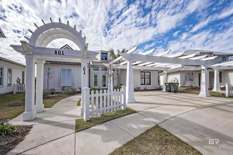 801 Kingston Ln, Gulf Shores, AL 36542